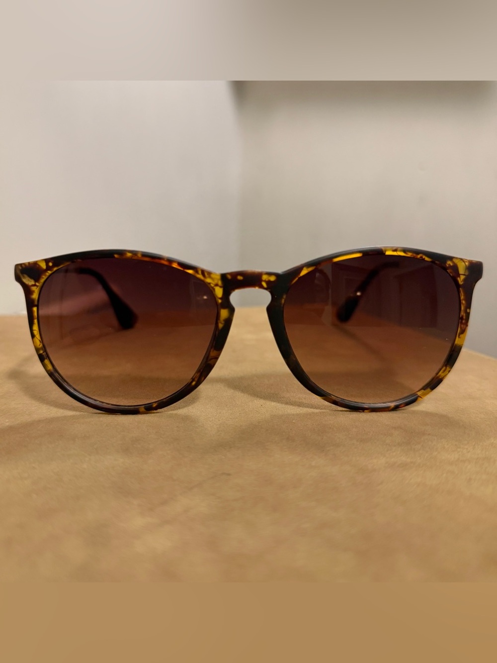 Women's Tortoiseshell Round Sunglasses - Brown Gradient Lenses
